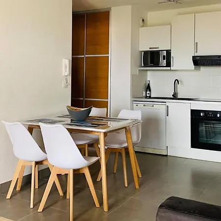 Les Oliviers Rousse アパート *