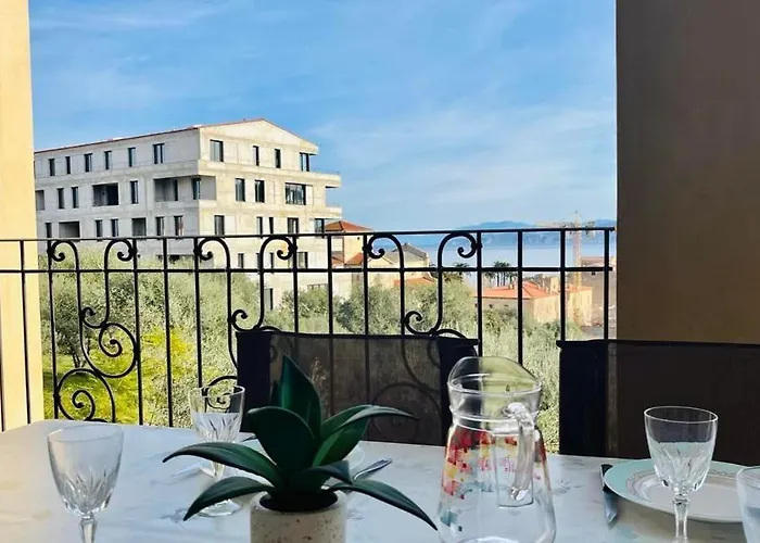 Les Oliviers Rousse Apartment *